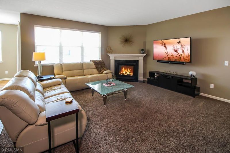 4149 Sage Wood Rd, Chaska, MN 55318