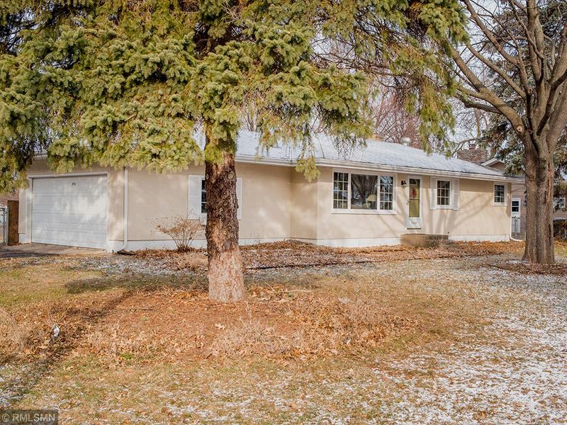 3441 Chatsworth St N, Shoreview, MN 55126