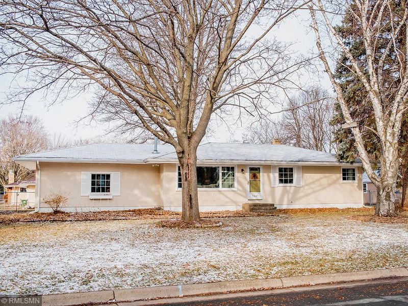 3441 Chatsworth St N, Shoreview, MN 55126