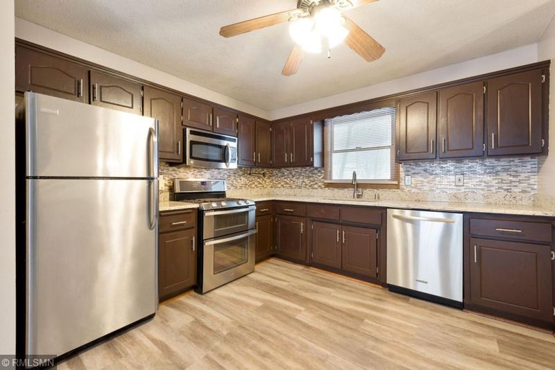 4813 Tuxedo Blvd, Mound, MN 55364