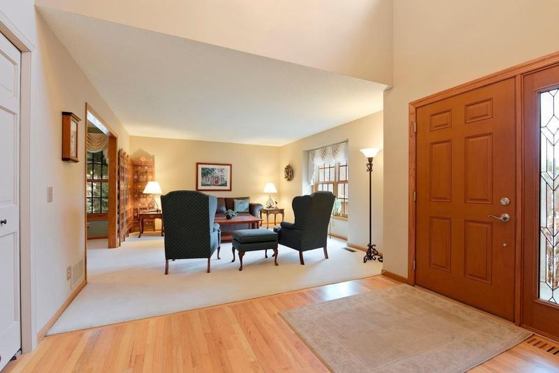 651 Evergreen Cir, Shoreview, MN 55126