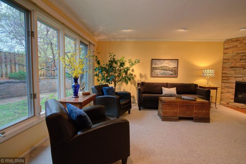 1065 Antoinette Ave, Minneapolis, MN 55405