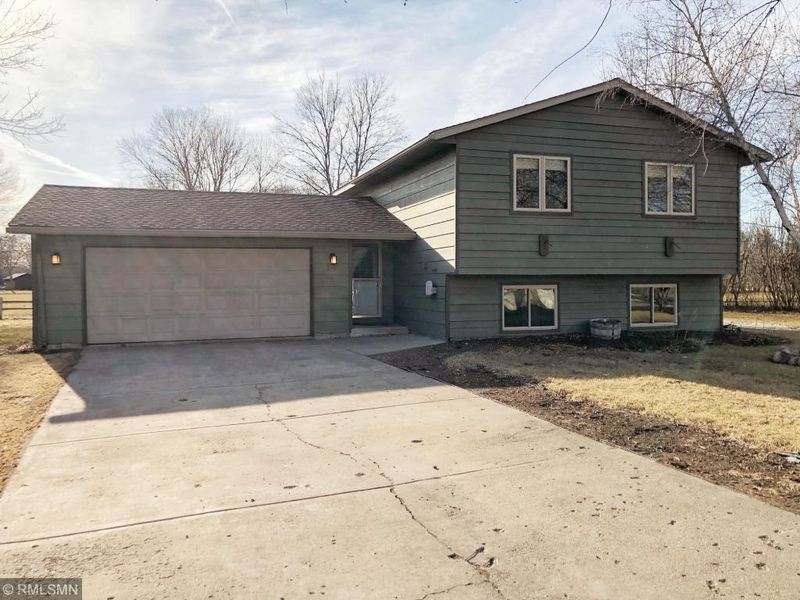 14 Eagle Cir, Monticello, MN 55362