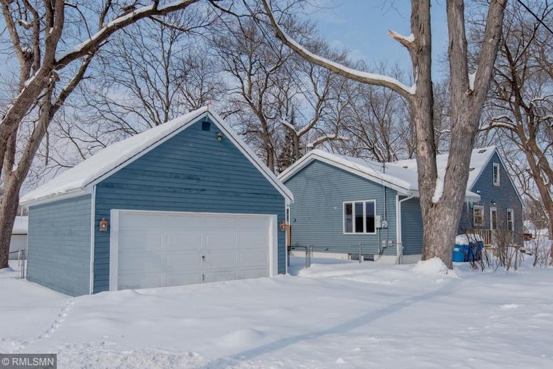 2678 2nd Ave E, North Saint Paul, MN 55109
