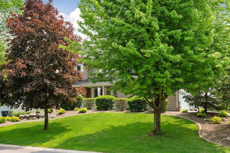 4986 Sycamore Dr, Eagan, MN 55123