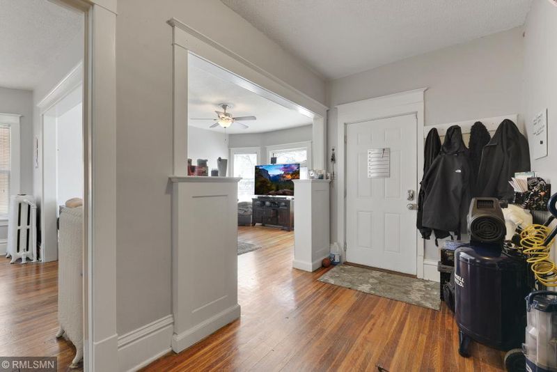 661 Geranium Ave E, Saint Paul, MN 55106