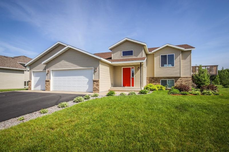 5237 Center St, Saint Cloud, MN 56303