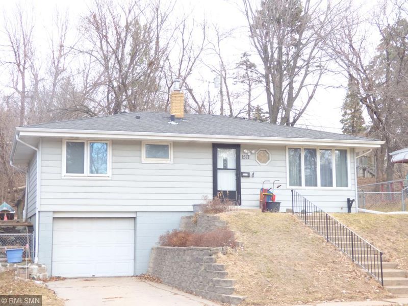 1511 Old Hudson Rd, Saint Paul, MN 55106