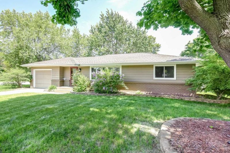 5550 Quail Ave N, Crystal, MN 55429