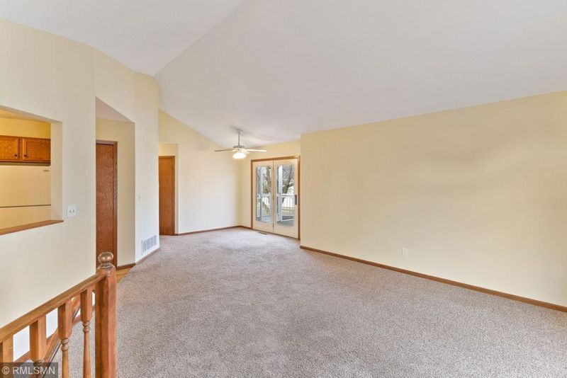 11133 Rhode Island Ave S, Bloomington, MN 55438