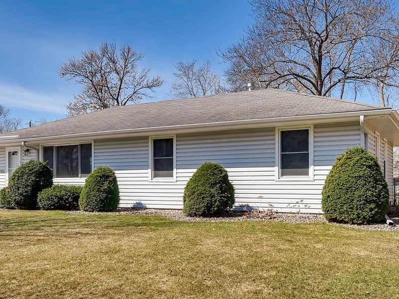 9336 Elliot Ave S, Bloomington, MN 55420