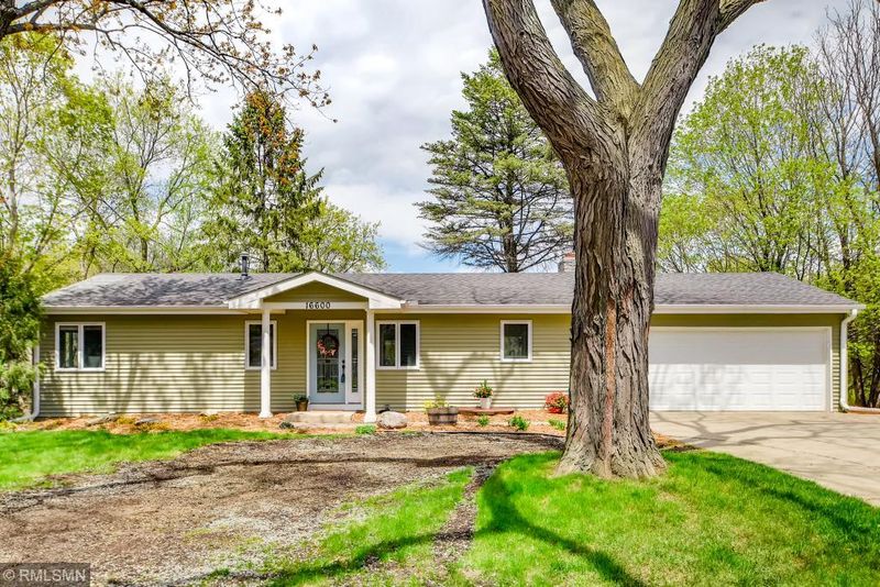 16600 Temple Dr N, Minnetonka, MN 55345