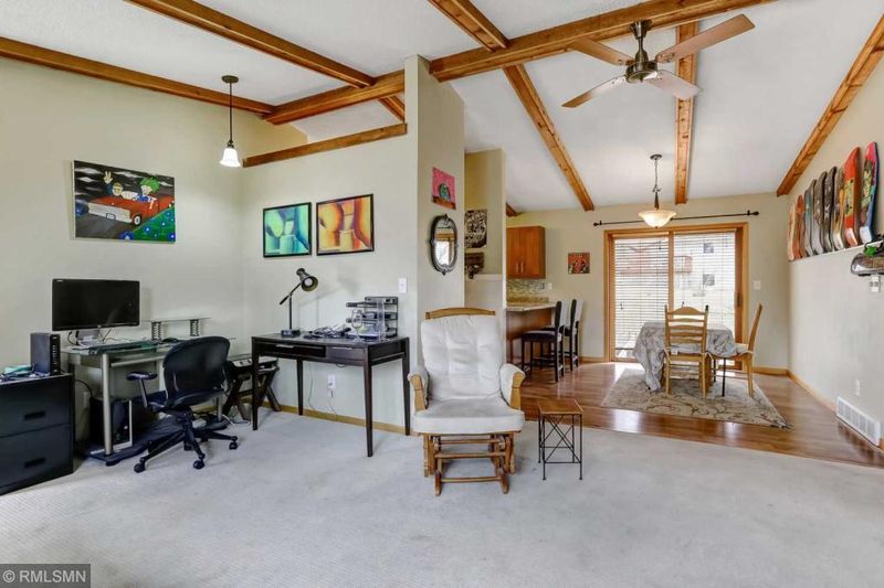 1421 Independence Ave, Chaska, MN 55318