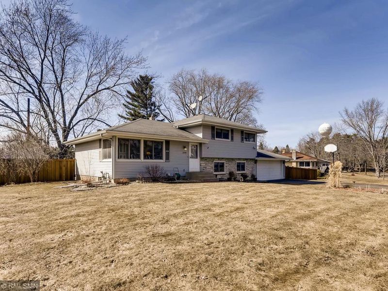 3899 Effress Rd, White Bear Twp, MN 55110