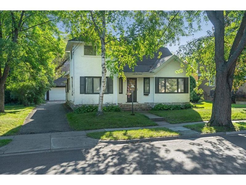 4313 Eton Pl, Edina, MN 55424