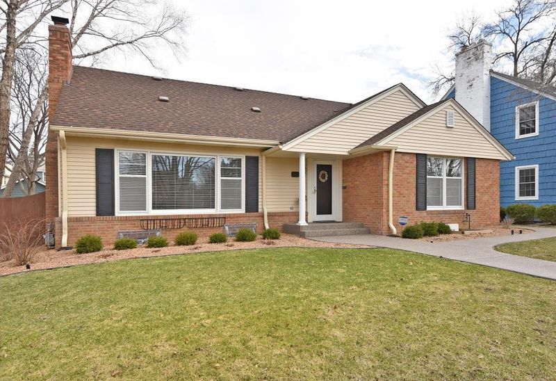 1889 Pinehurst Ave, Saint Paul, MN 55116