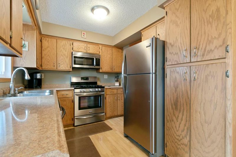 110 Hill Cir E, Big Lake, MN 55309