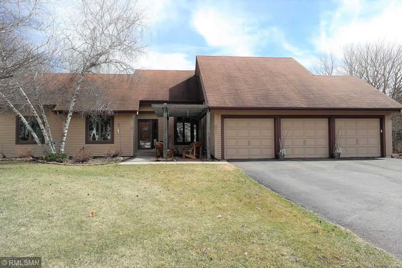671 Campton Ct, Eagan, MN 55123