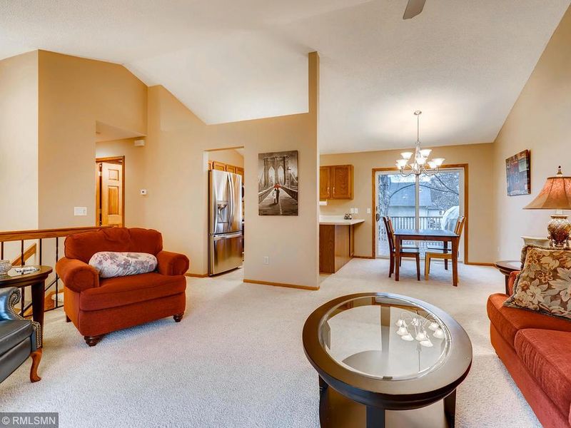 14073 Delta Ct, Rosemount, MN 55068