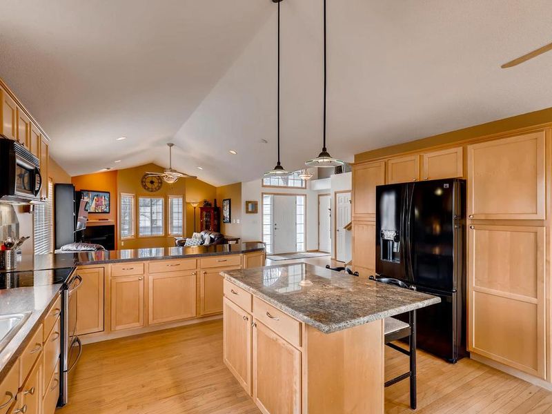4296 Pintail Ct, Eagan, MN 55122