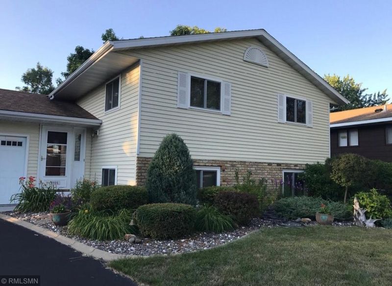 2925 Monroe Pl, Saint Cloud, MN 56303