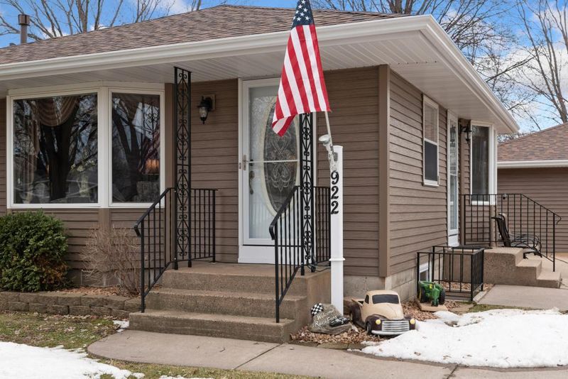 922 110th Ave NW, Coon Rapids, MN 55448