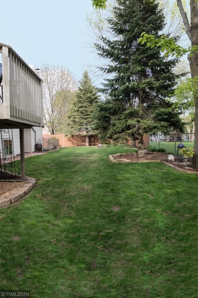 1421 Bay Dr SE, Forest Lake, MN 55025