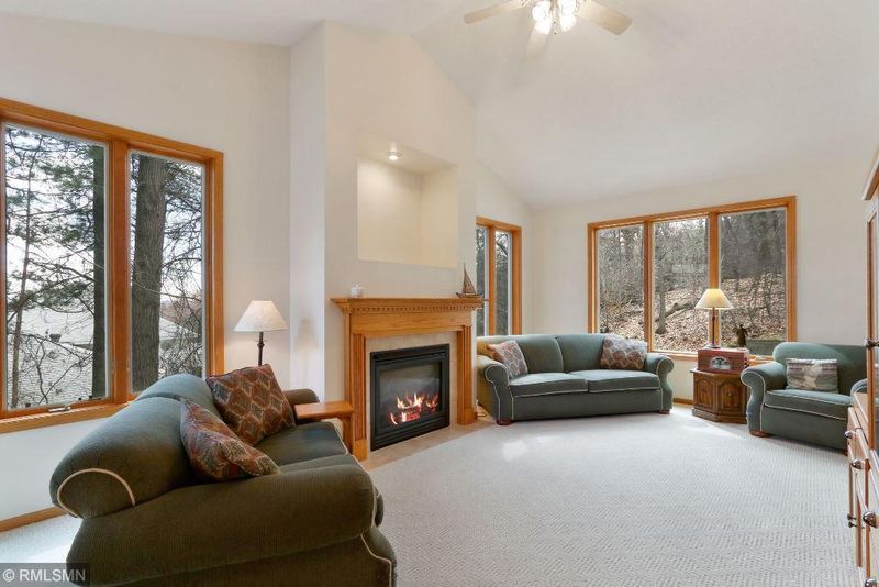 2223 Hazelwood Ct, Eau Claire, WI 54701