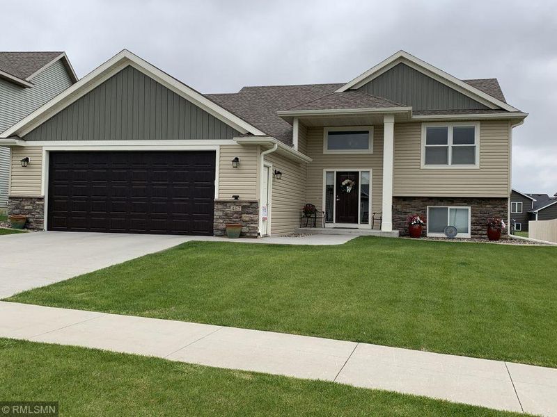 487 15th Ave NE, Byron, MN 55920