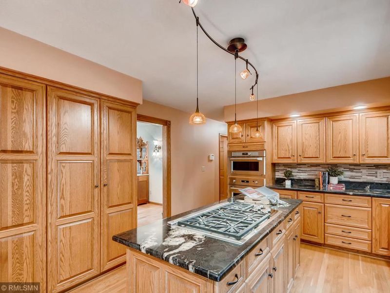 6810 Arlene Ave, Inver Grove Heights, MN 55077