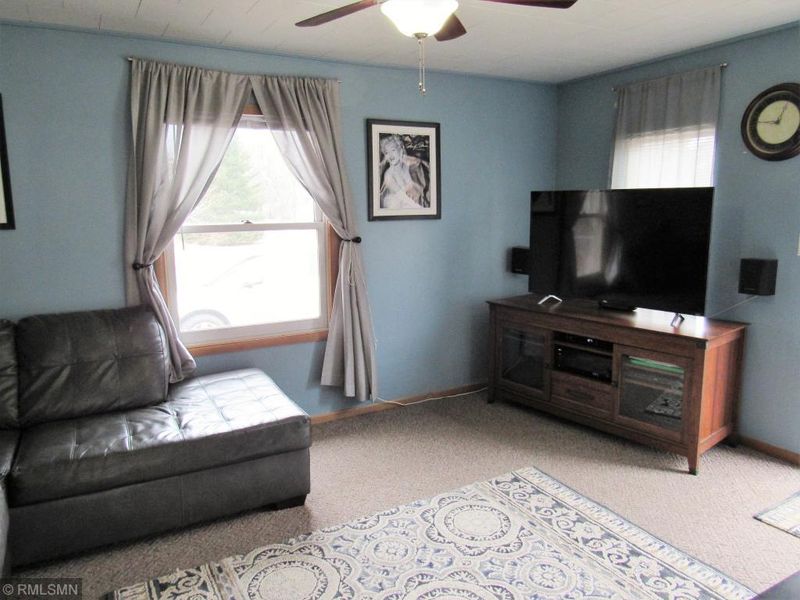 31086 Spruce St, Pequot Lakes, MN 56472
