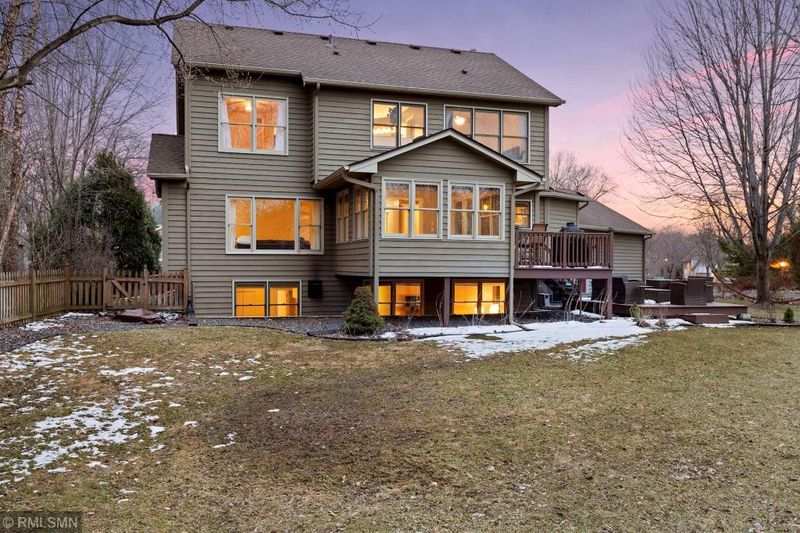 1184 Duckwood Trl, Eagan, MN 55123