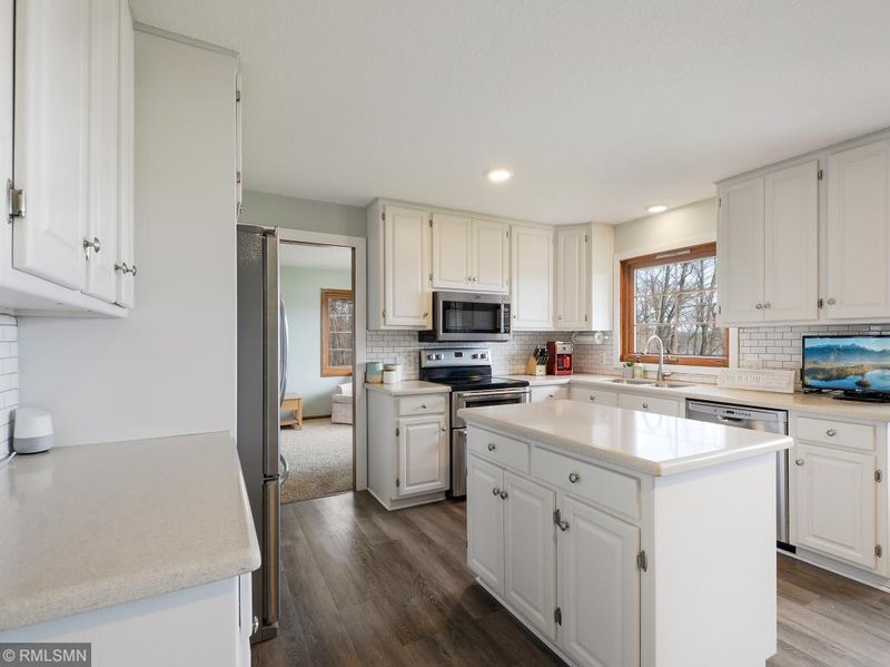 681 101st St NW, Monticello, MN 55362
