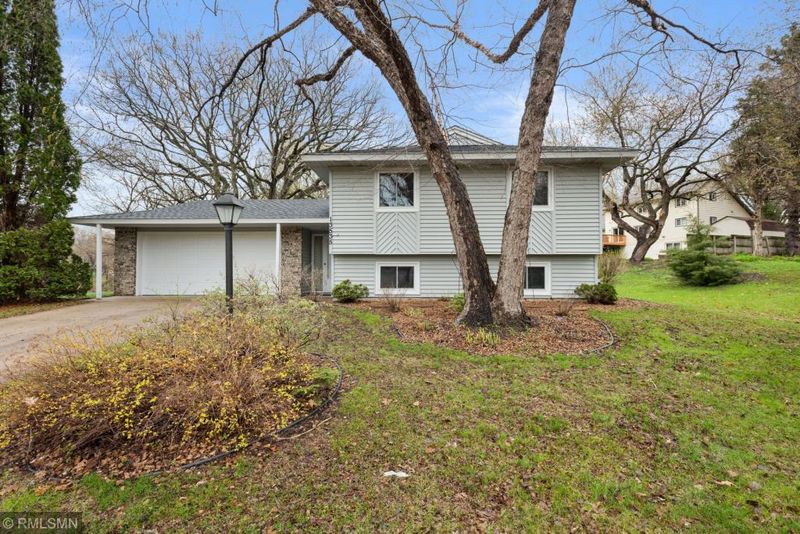 13535 Fernando Ave, Apple Valley, MN 55124