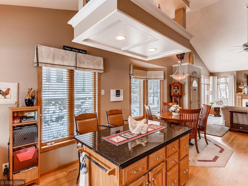 2608 Rivers Bluff Ln, Anoka, MN 55303