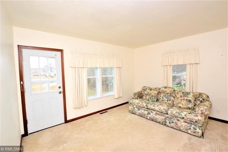 210 SE 3rd Ave, Grand Rapids, MN 55744