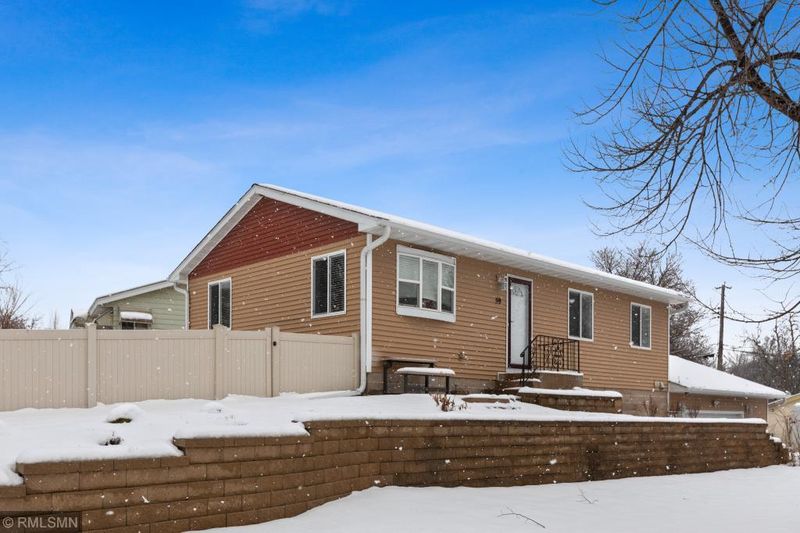 59 Wheelock Pw E, Saint Paul, MN 55117