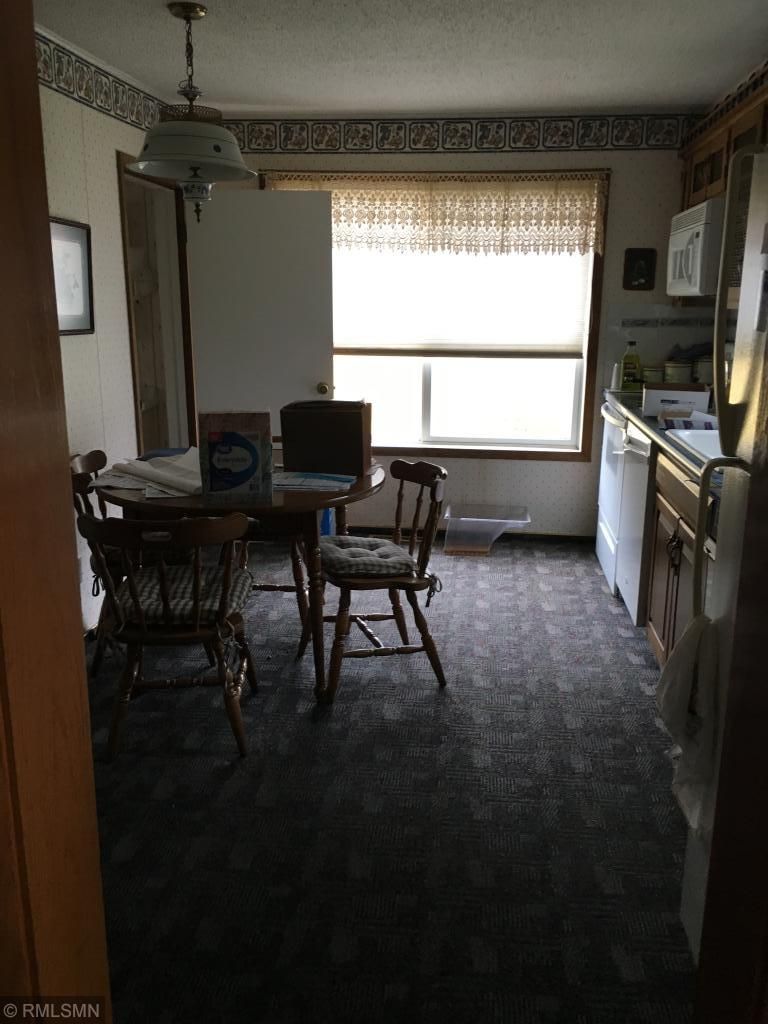 411 3rd St, Lyle, MN 55953