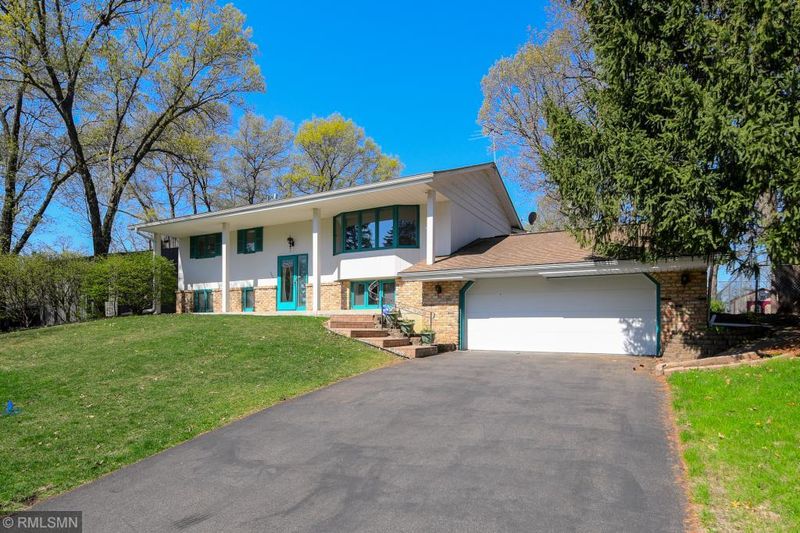 1564 21st Ave NW, New Brighton, MN 55112
