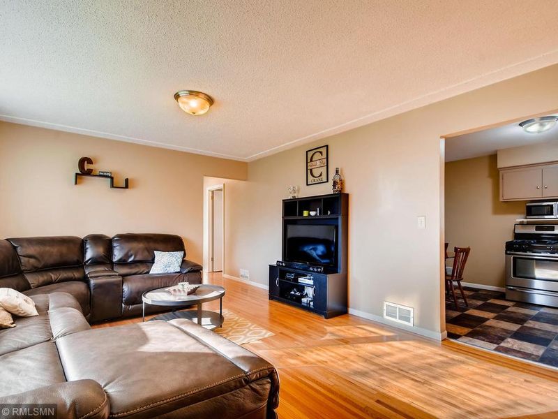 5349 Sailor Ln, Brooklyn Center, MN 55429