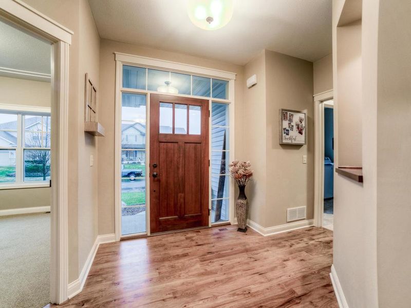 1162 N Windmill Creek, Waconia, MN 55387