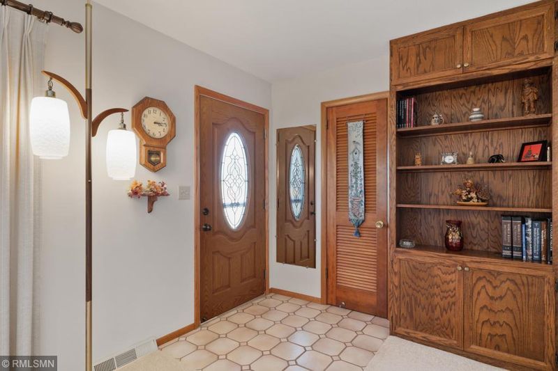 5 Harold Dr, Burnsville, MN 55337
