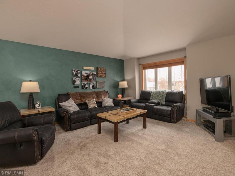 5345 Middlebrook Dr NW, Rochester, MN 55901