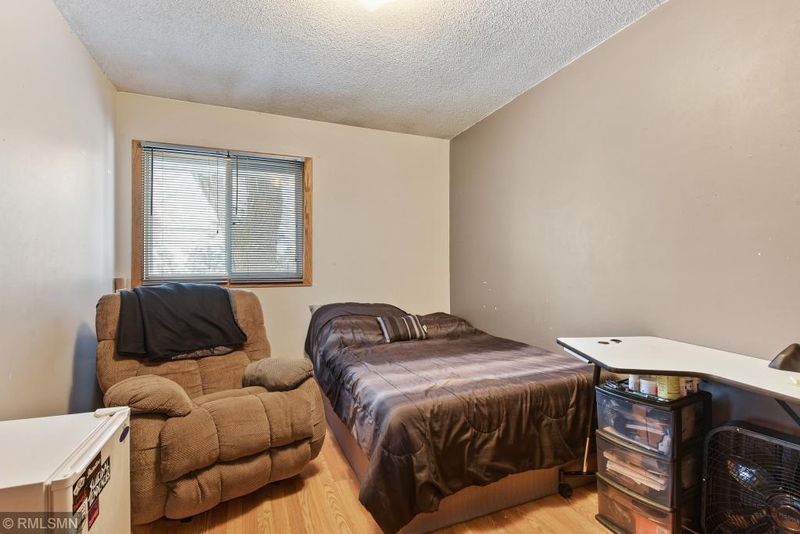 2111 W 82nd St, Bloomington, MN 55431
