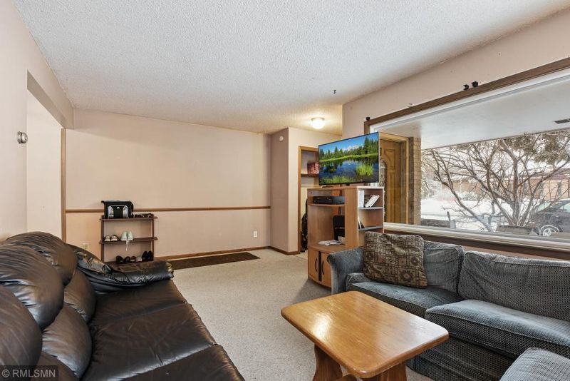 2111 W 82nd St, Bloomington, MN 55431