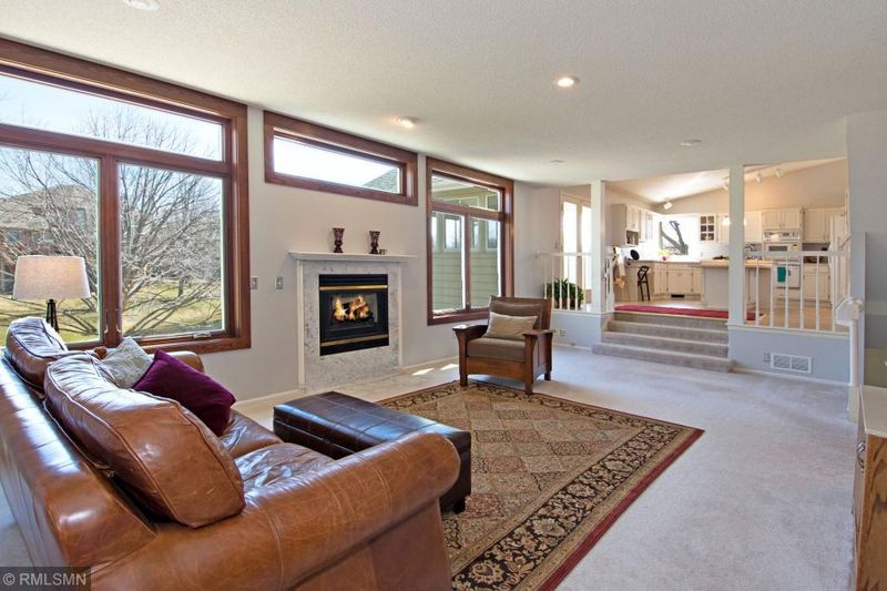 8822 Fountain Ln N, Maple Grove, MN 55311