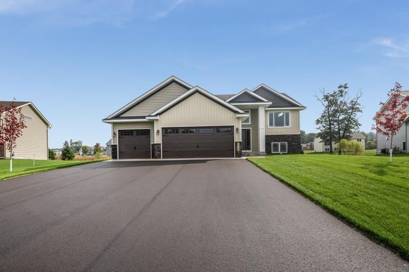 38362 Harder Ave, North Branch, MN 55056