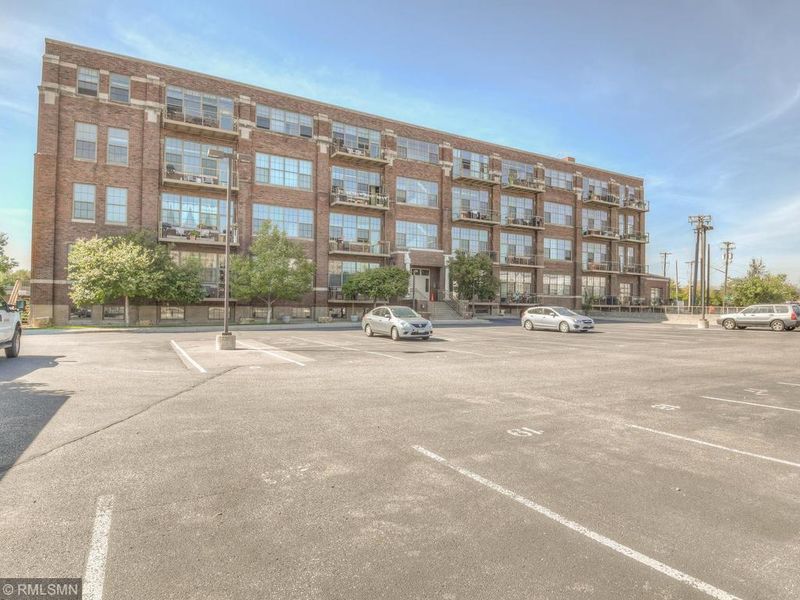 1901 E Hennepin Ave #403, Minneapolis, MN 55413