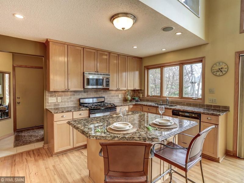 13651 Foxberry Rd, Savage, MN 55378