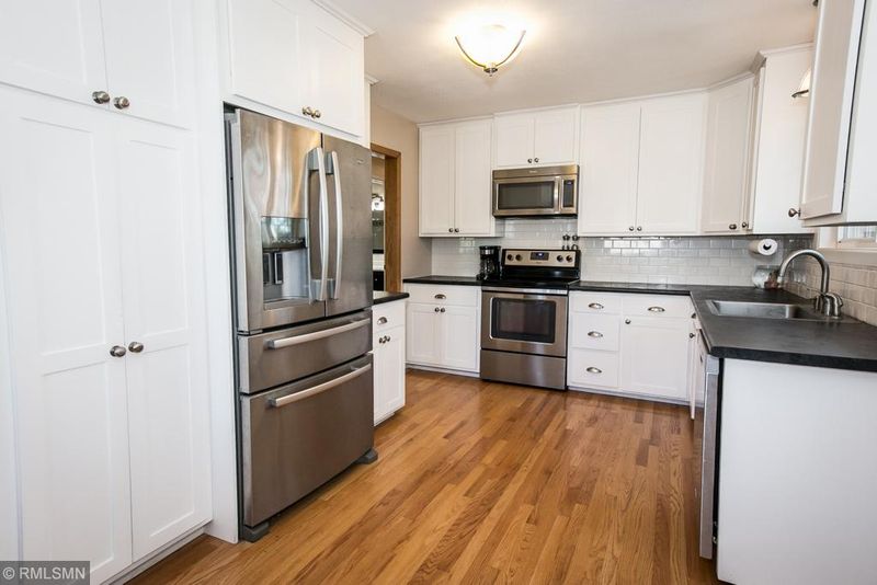 105 Eischens Ln, Jordan, MN 55352